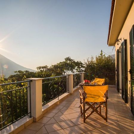 Almond Trees Cottage Divarata Exterior foto